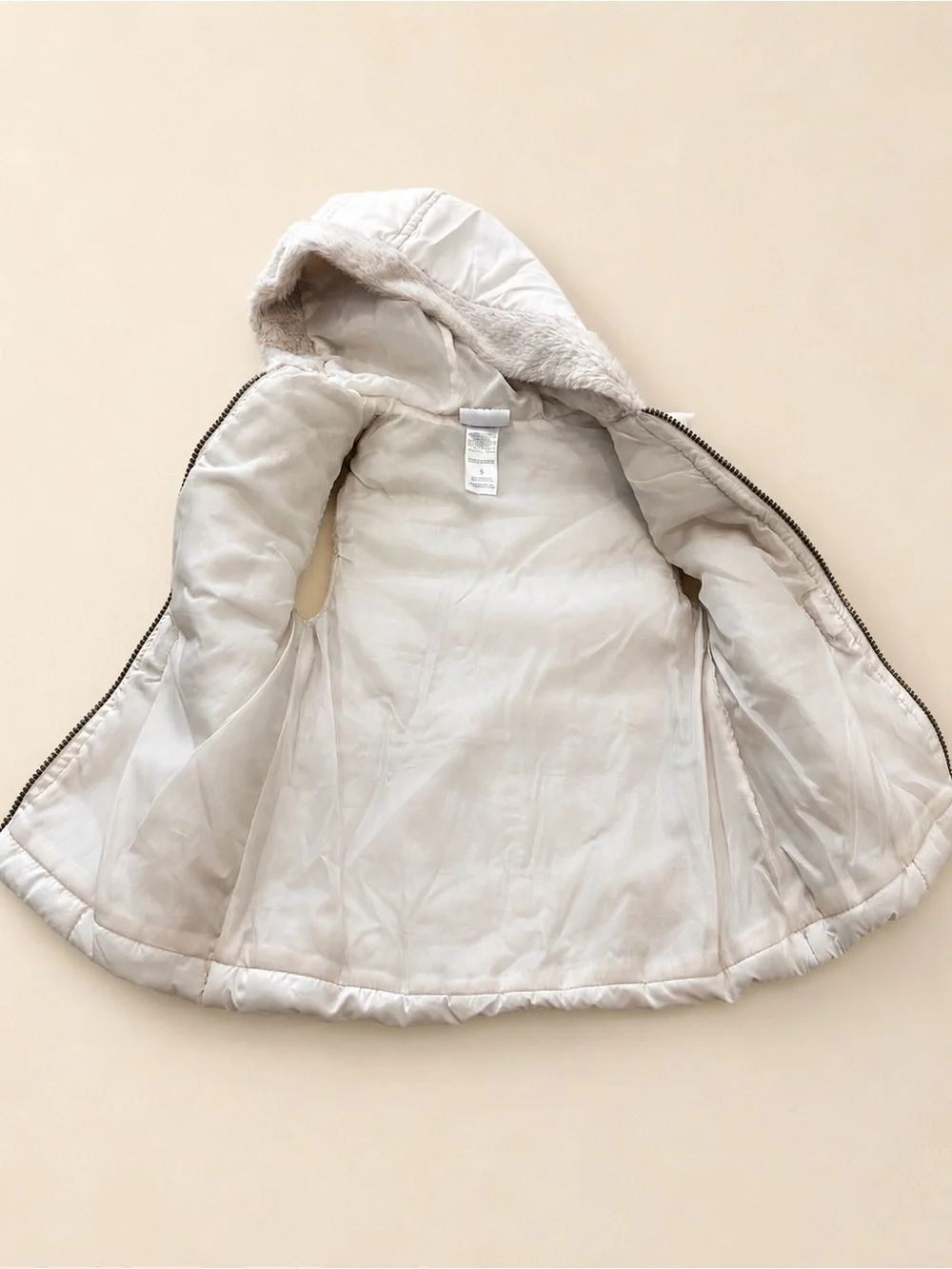 Nicole Miller New York Girls Ivory Ruffle Hooded Puffer Vest Size 5